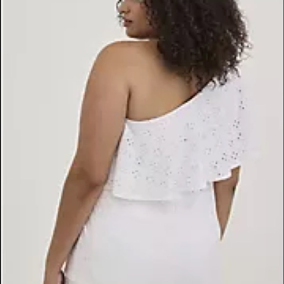 Torrid ONE SHOULDER RUFFLE TOP - EYELET JERSEY WHITE New Plus Size 4X 3X - Picture 3 of 3